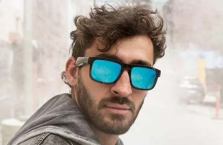 Man wearing Bose Frames audio sunglasses
